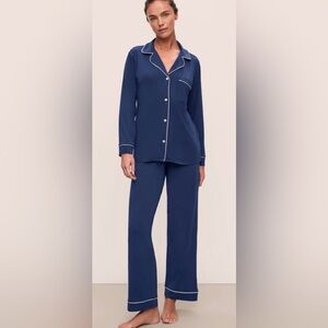 Gisele TENCEL™ Modal Long PJ Set size L
Navy/Ivory EUC